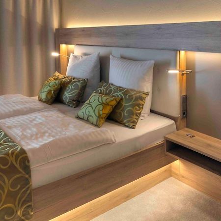 Deeke'S Quellenhof Hotell Lubbecke Exteriör bild
